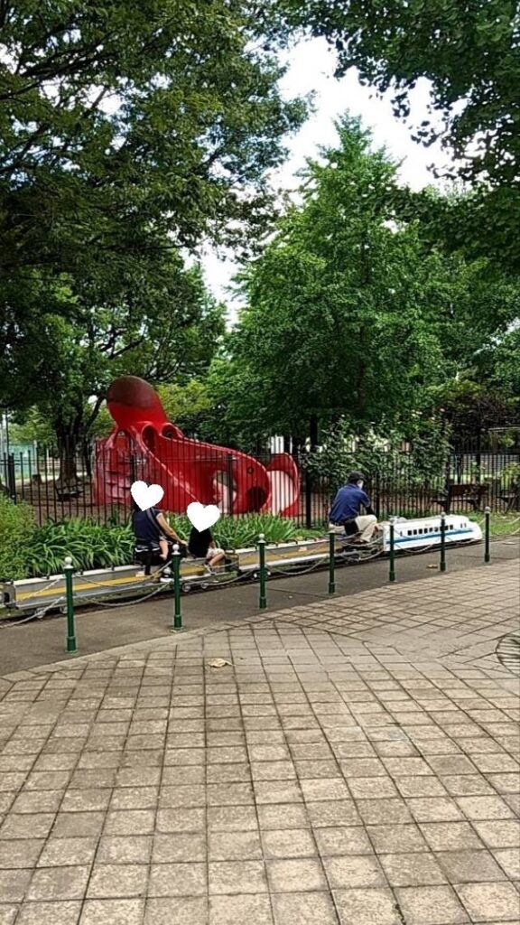 東京都足立区の北鹿浜公園のミニ列車