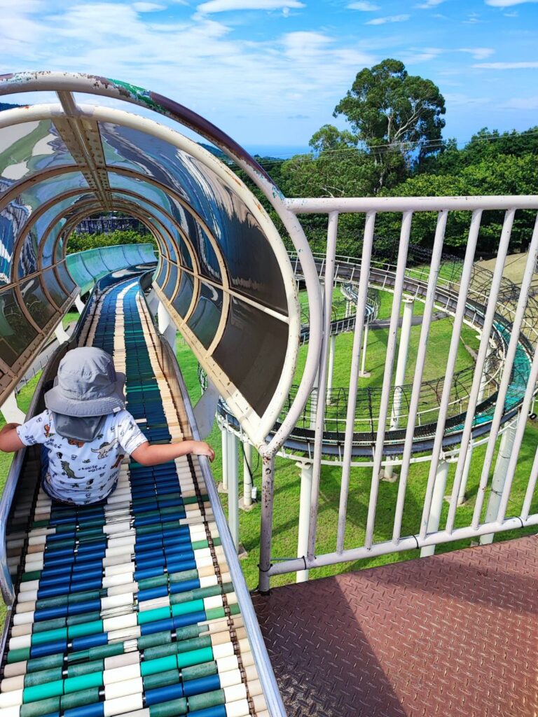 伊豆ぐらんぱる公園の110m見晴らしスライダー