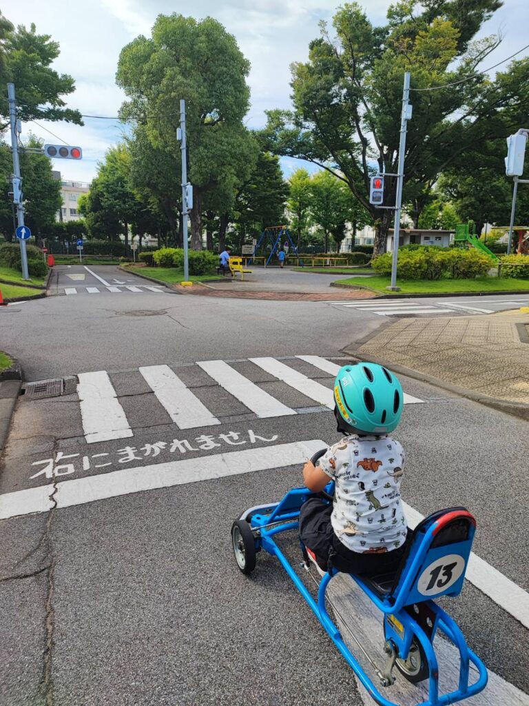 新宿交通公園の足漕ぎゴーカート