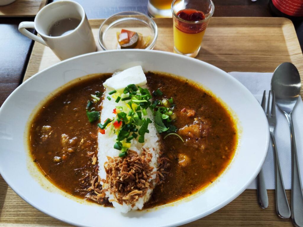 金澤ななほしカレーのチキンカレー＆ビーフカレー。