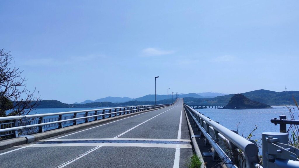 瀬崎陽の公園から撮影した角島大橋