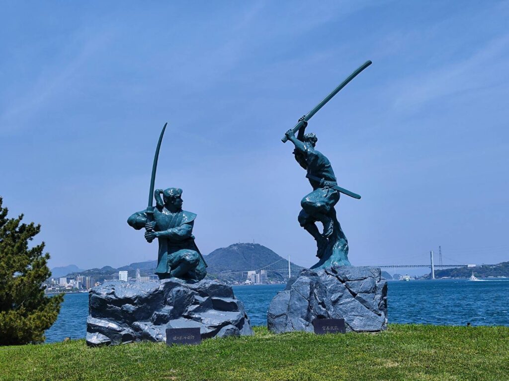 宮本武蔵と佐々木小次郎像