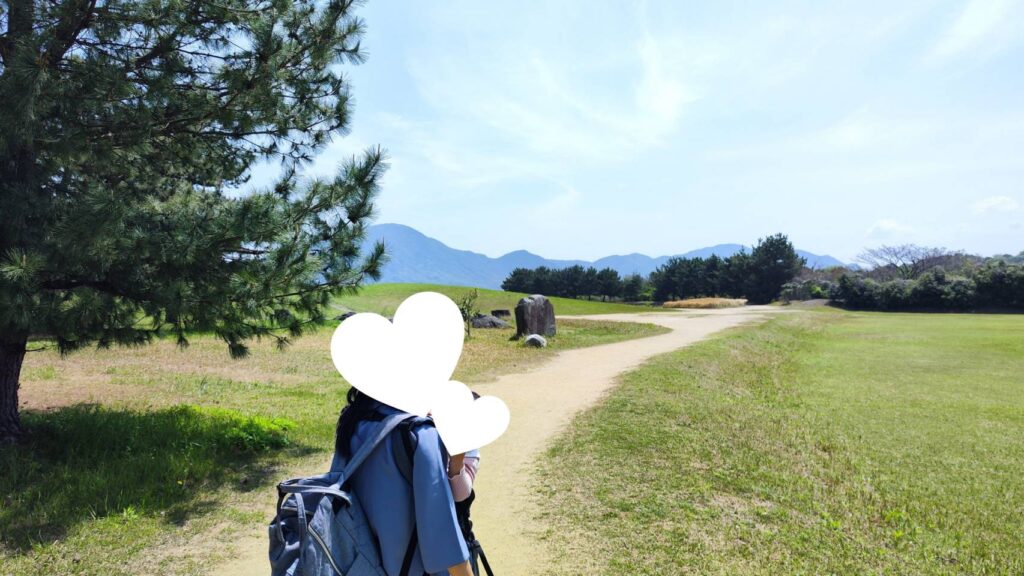 宮本武蔵と佐々木小次郎の像がある場所へ向かう道