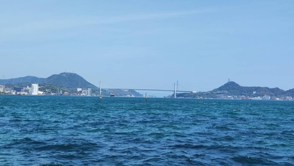 巌流島から見る関門海峡と関門橋