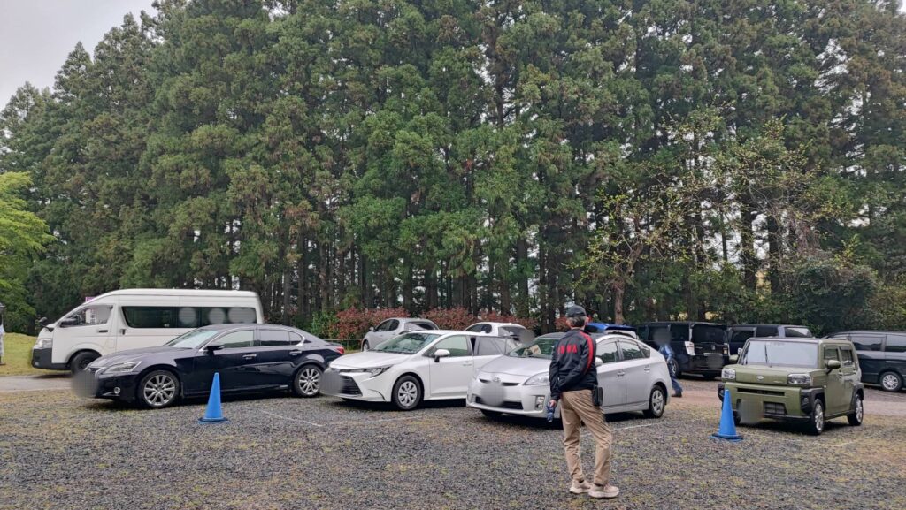 河内藤園の駐車場