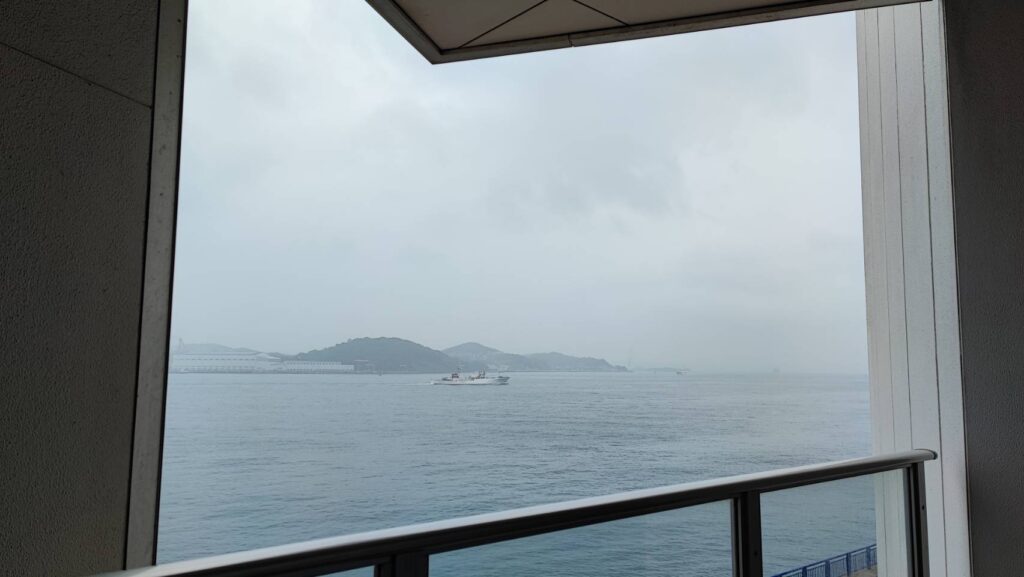 照葉スパリゾート門司店の部屋から見る関門海峡