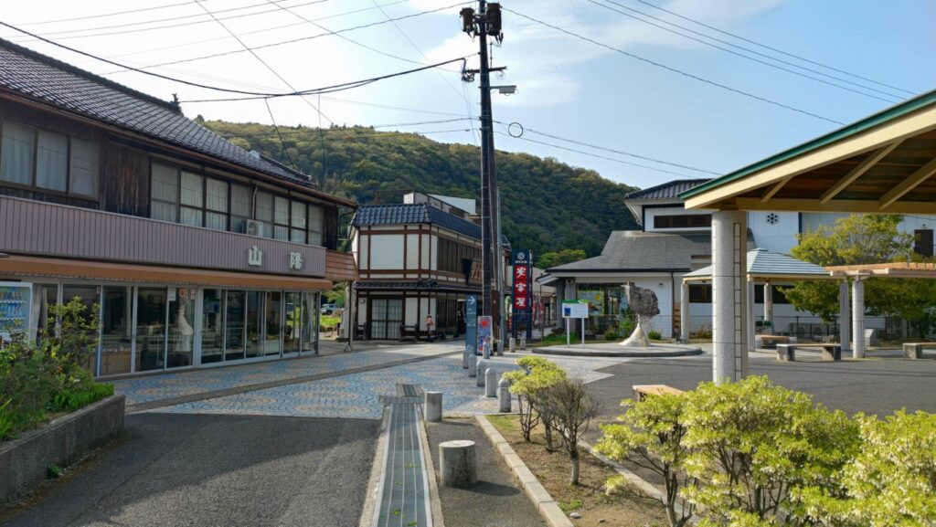 秋芳洞市営第1駐車場から秋芳洞までの行き方