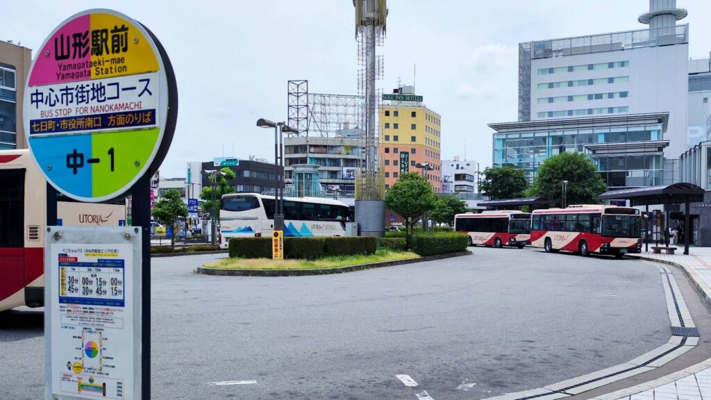 紅ちゃんバスの山形駅前