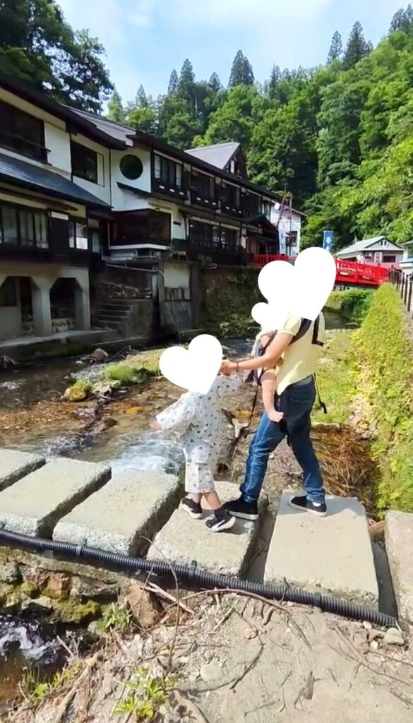 白銀の滝に向かう様子