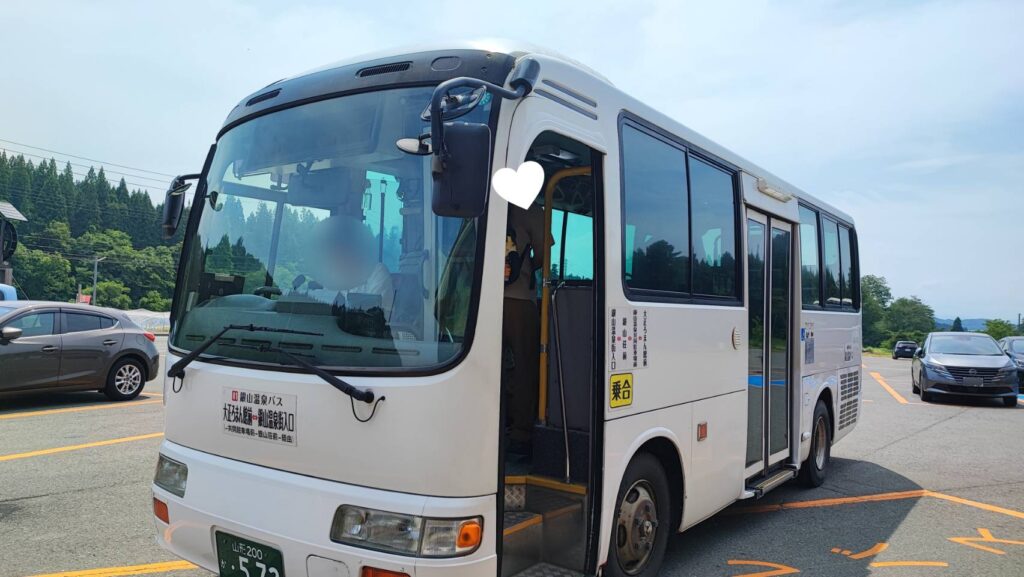 大正ろまん館から銀山温泉行きのシャトルバス