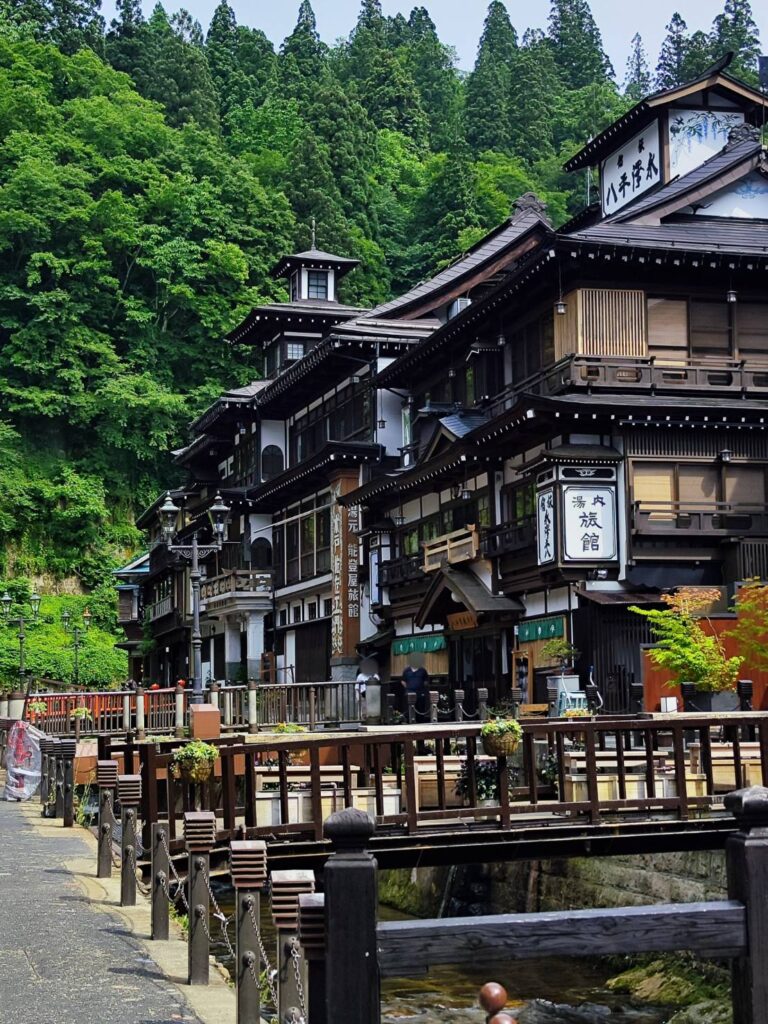 銀山温泉街