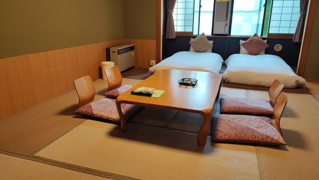 名湯舎 創の内観