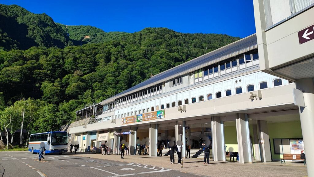 扇沢駅の当日券の行列が緩和された