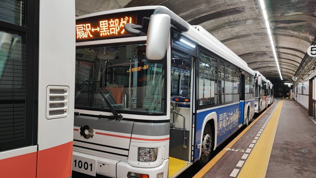 関電トンネル電気バス