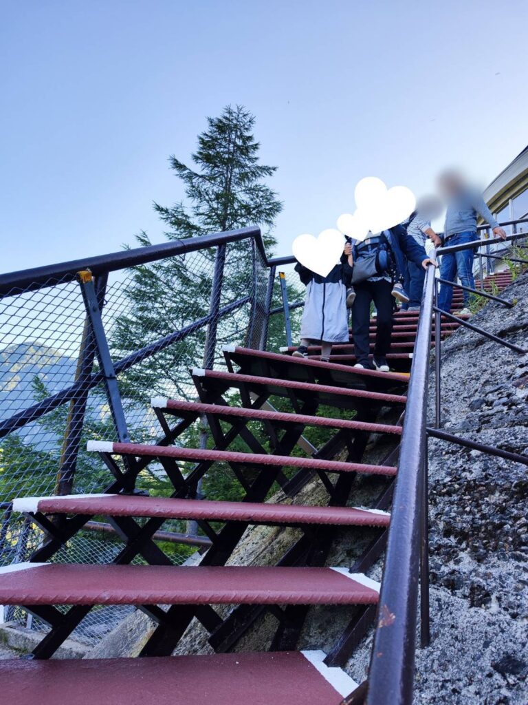 黒部ダム展望台の階段